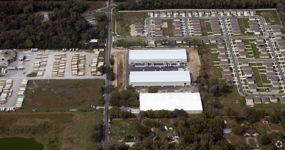 More Photos Of 9951 Williams Rd, Thonotosassa Warehouse For Lease