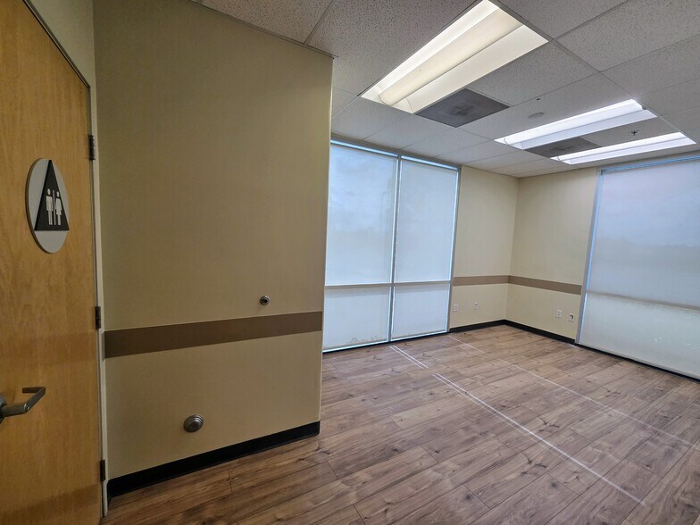 More Photos Of 26740 Towne Centre Dr, Foothill Ranch Medical For Sale