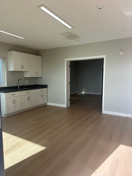 More Photos Of 516 Ave Alhambra, El Granada Office Residential For Lease