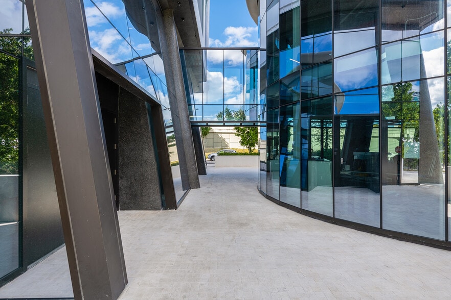 More Photos Of 78 NW 37th St, Miami Office For Lease