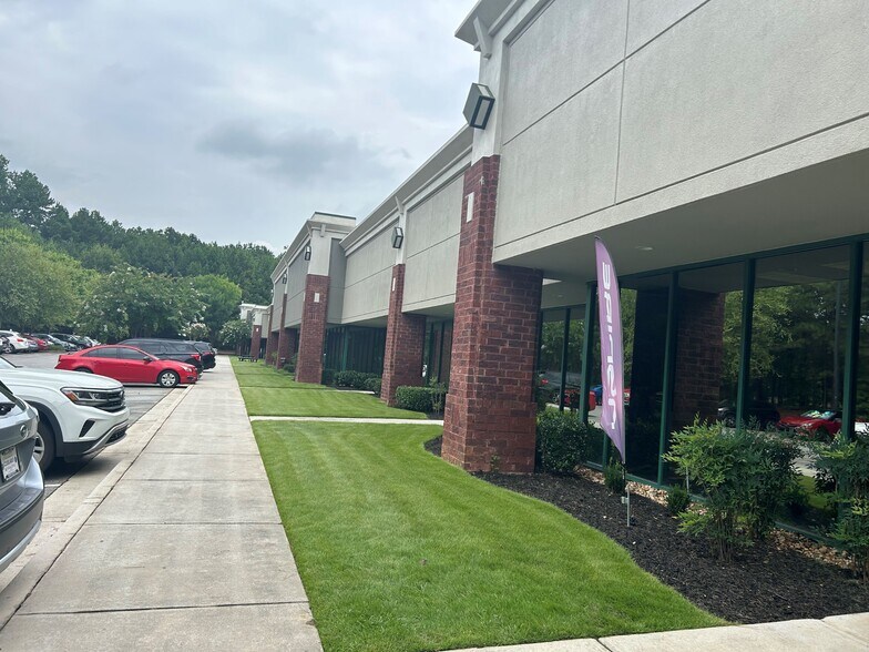 More Photos Of 1305 Lakes Pky, Lawrenceville Light Distribution For Sale
