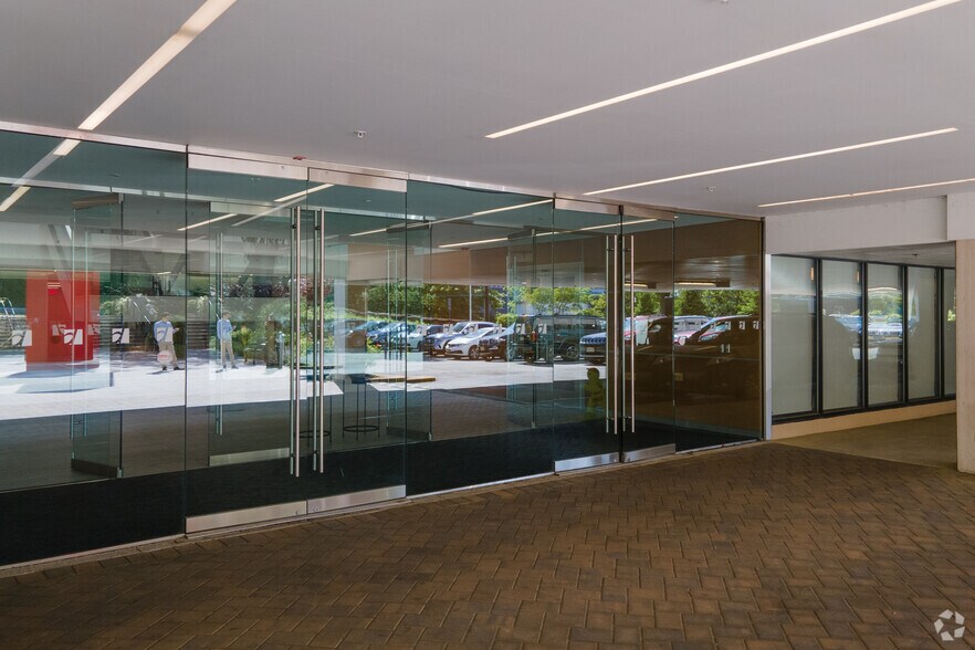 More Photos Of 270 Sylvan Ave, Englewood Cliffs Office For Lease