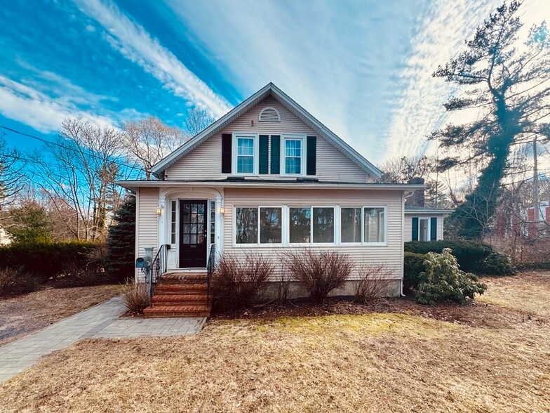Primary Photo Of 110 Main St, Kingston Office For Sale
