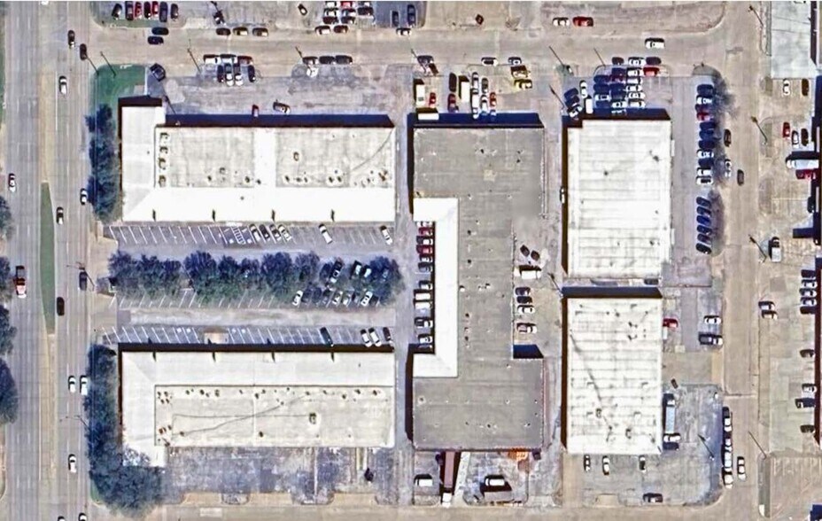 More Photos Of 10735 Metric Dr, Dallas Warehouse For Lease
