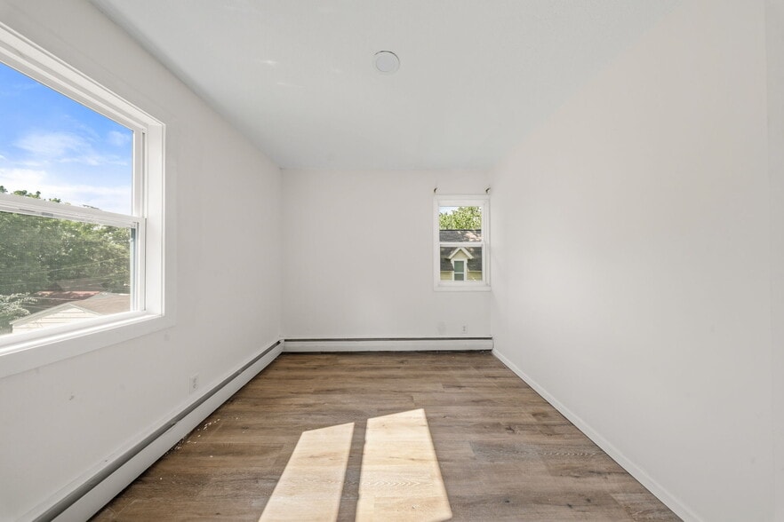 More Photos Of 2528 17th Ave S, Minneapolis Apartments For Sale