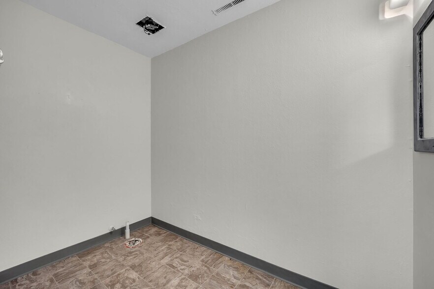 More Photos Of 2924 Beacon St, Colorado Springs Medical For Sale