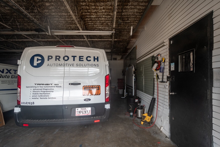 More Photos Of 17717 Highway 59 N, Humble Auto Repair For Sale