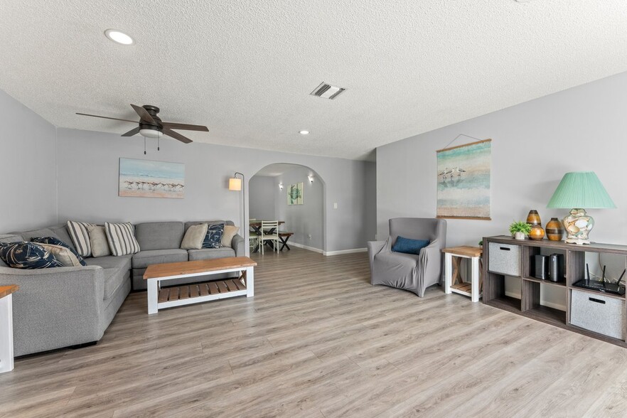 More Photos Of 1708 S Atlantic Ave, New Smyrna Beach Hotel For Sale