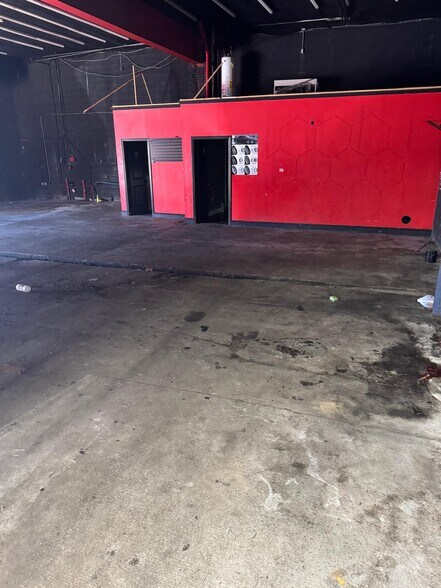More Photos Of 277 E 16th St, Paterson Warehouse For Lease