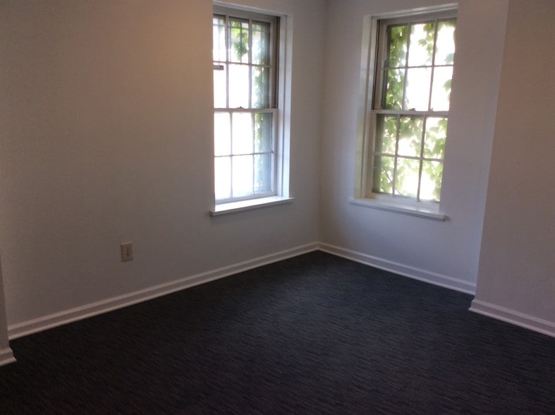 More Photos Of 1187 Broad St, Bridgeport Office For Lease
