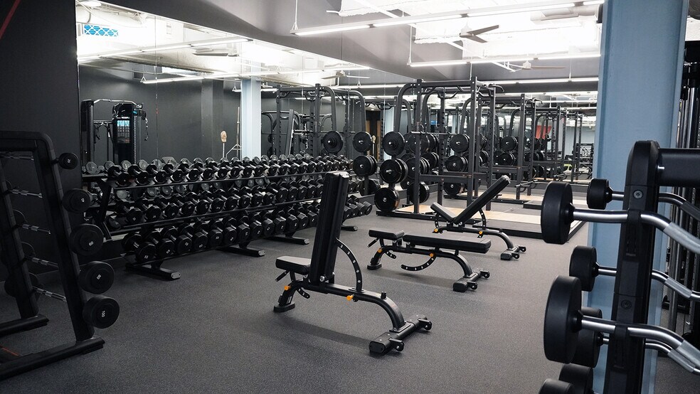 More Photos Of 101 E 2nd St, Tulsa Office For Lease