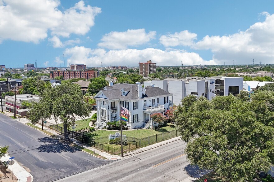 More Photos Of 421 Howard St, San Antonio Hospitality For Sale