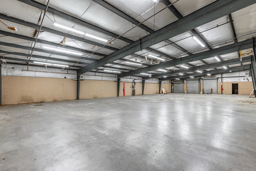 More Photos Of 1318 Underwood St, Dalton Warehouse For Lease
