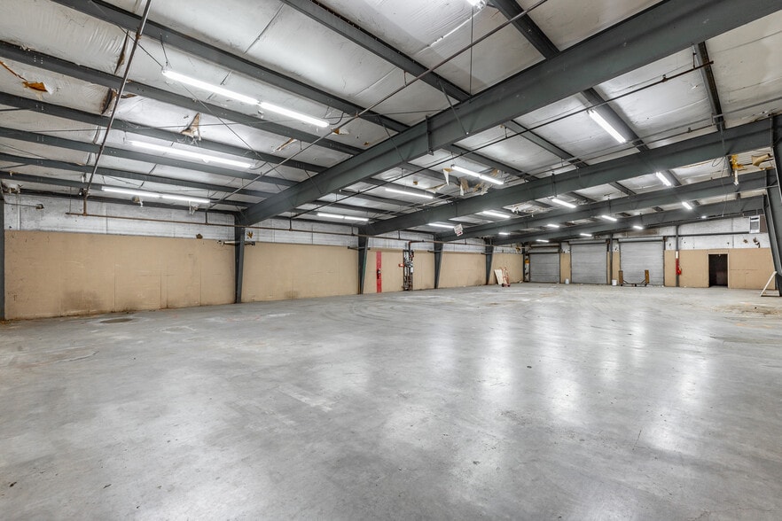 More Photos Of 1318 Underwood St, Dalton Warehouse For Sale
