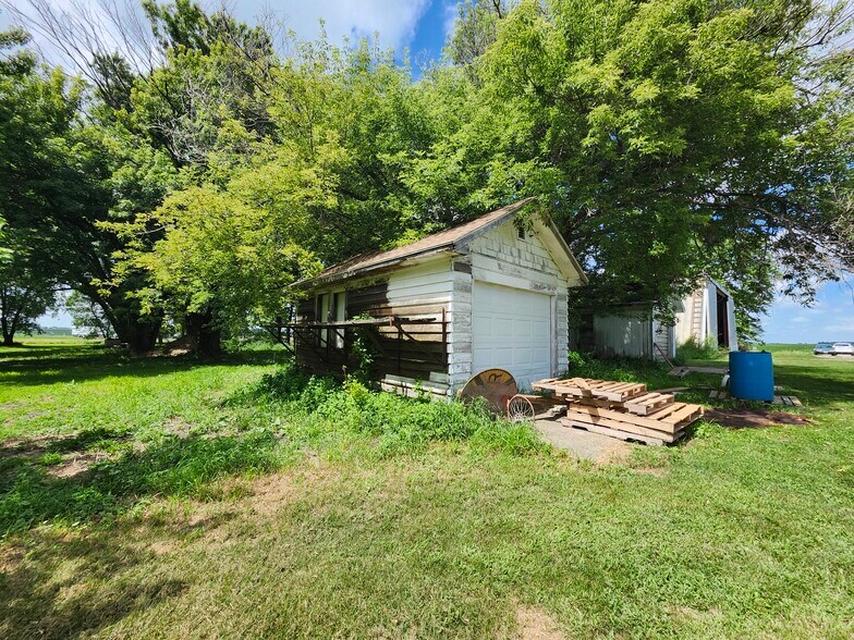 More Photos Of 17069 400th St, Leland Contractor Storage Yard For Sale