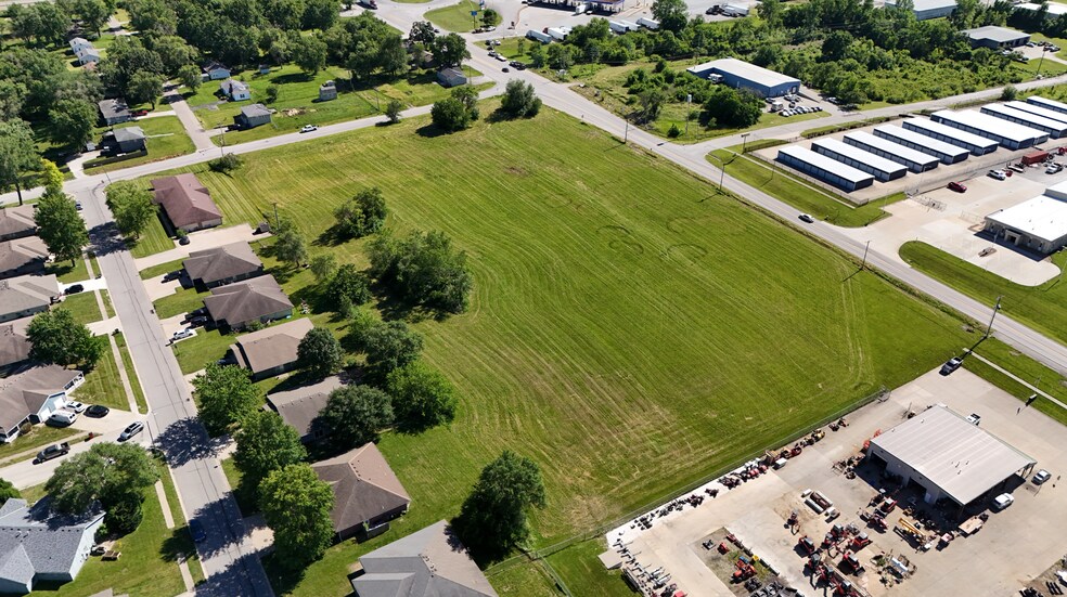 More Photos Of TBD N Broadway St, Oak Grove Land For Sale