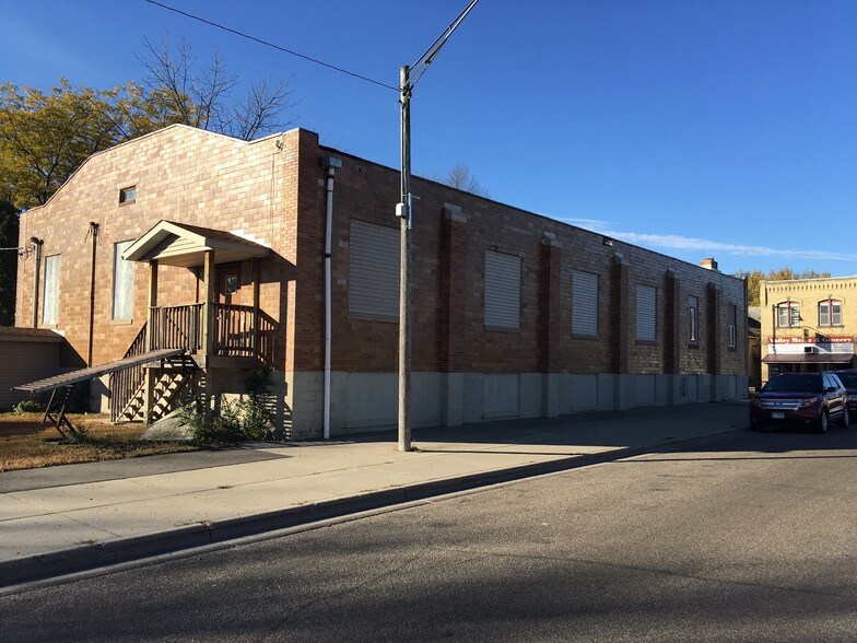 More Photos Of 390 State St N, Eden Valley Freestanding For Sale