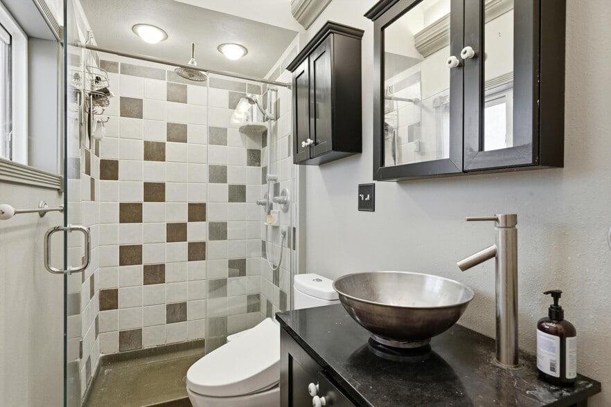 More Photos Of 114 E 2nd St, Newberg Office For Sale