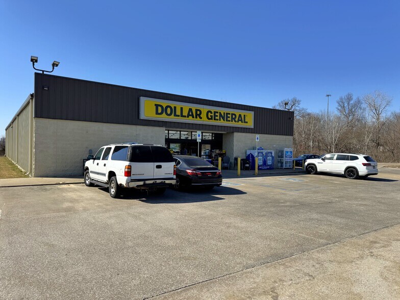 Primary Photo Of 607 NE 23 Hwy, Knob Noster Freestanding For Sale