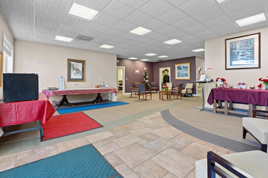 More Photos Of 6540 Brevard Rd, Etowah Office For Sale