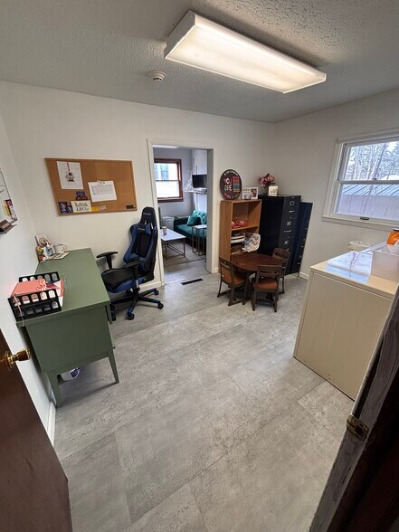 More Photos Of 202 W Plum St, Thorntown Daycare Center For Sale