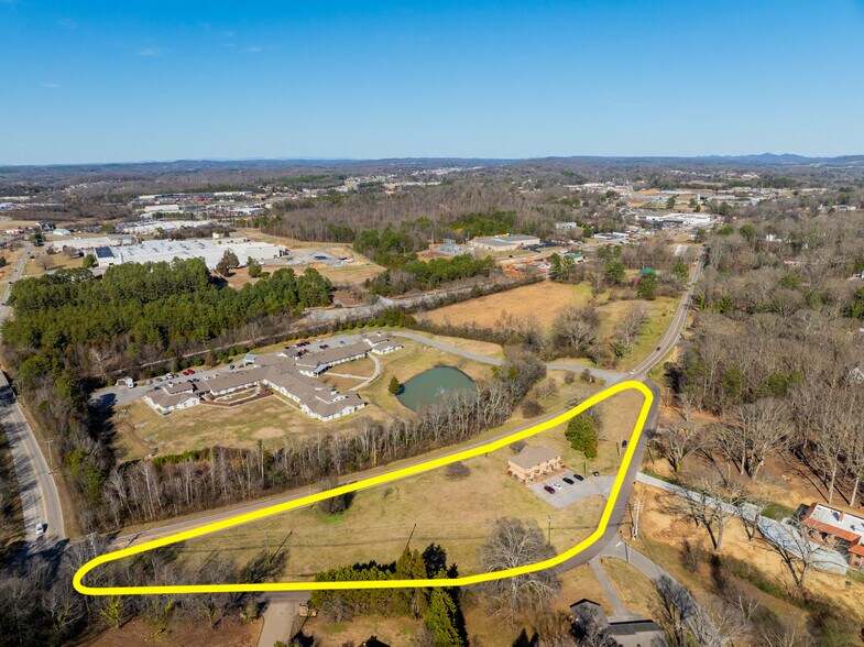 More Photos Of 2133 W Madison Ave, Athens Apartments For Sale