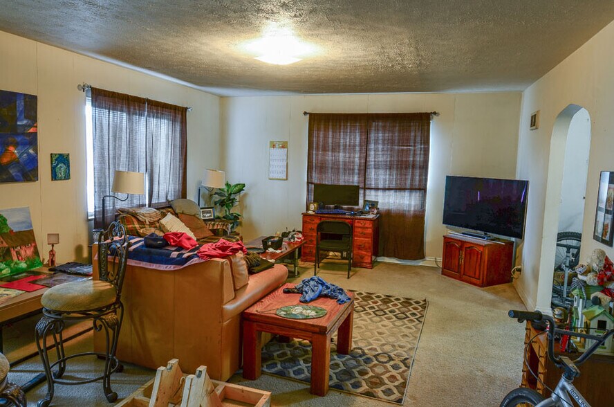 More Photos Of 211 4th Ave, South Charleston Apartments For Sale