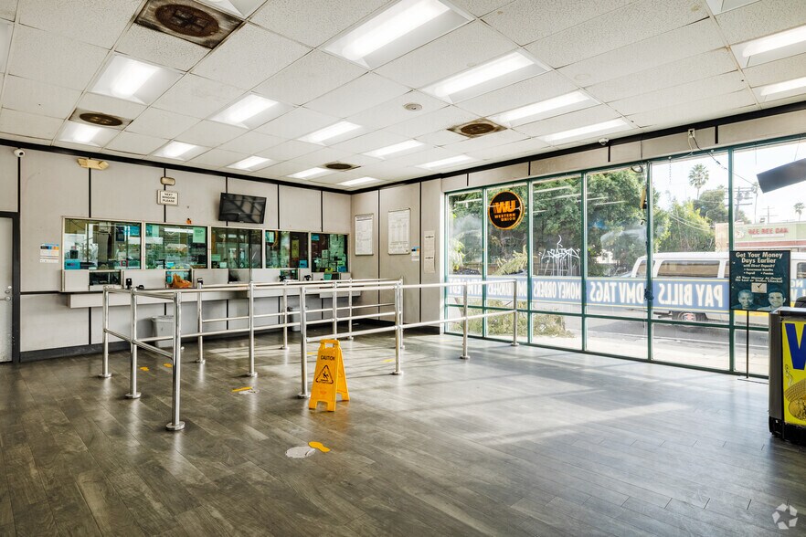 More Photos Of 1870-1890 S Western Ave, Los Angeles Freestanding For Lease