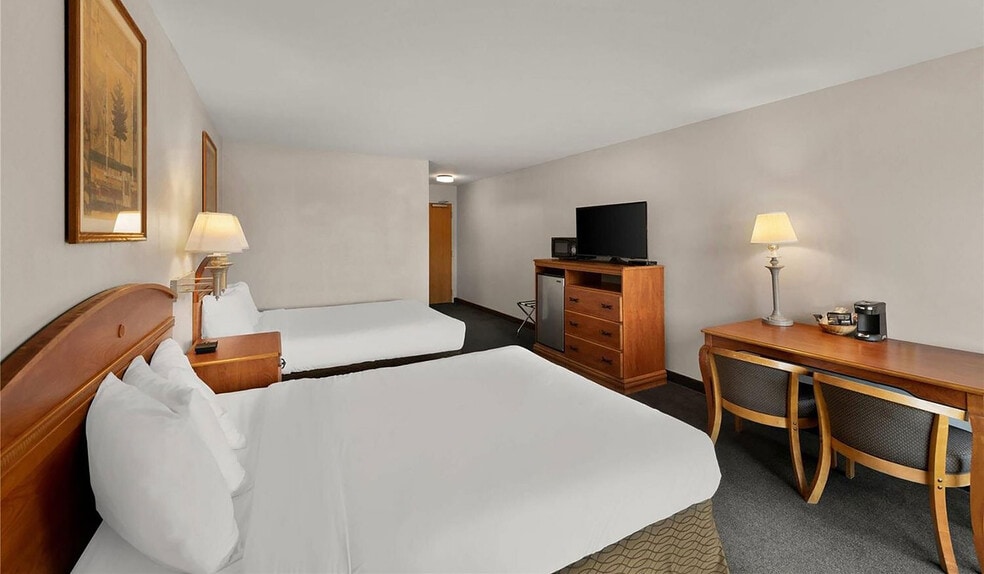More Photos Of 1738 Comfort Dr, Tomahawk Hotel For Sale