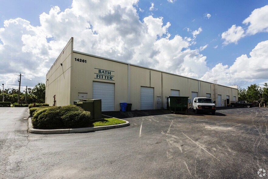 More Photos Of 14261 Jetport Loop, Fort Myers Flex For Lease
