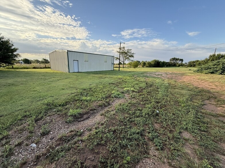 More Photos Of 1020 E Marshall Howard Blvd, Littlefield Warehouse For Sale