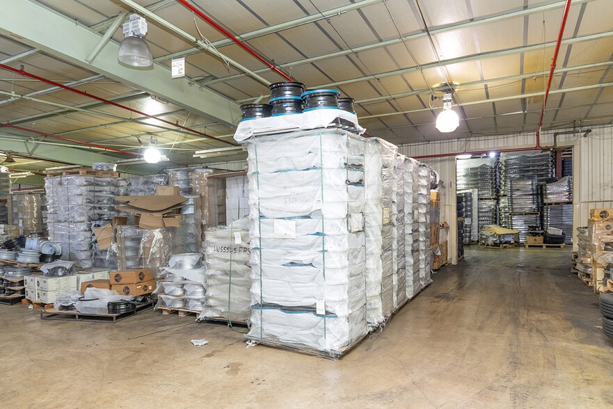 More Photos Of 1655 E 12th St, Mishawaka Manufacturing For Sale