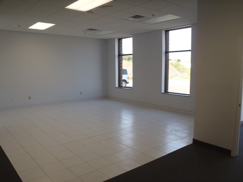 More Photos Of 1275 Bloomfield Ave, Fairfield Light Manufacturing For Lease
