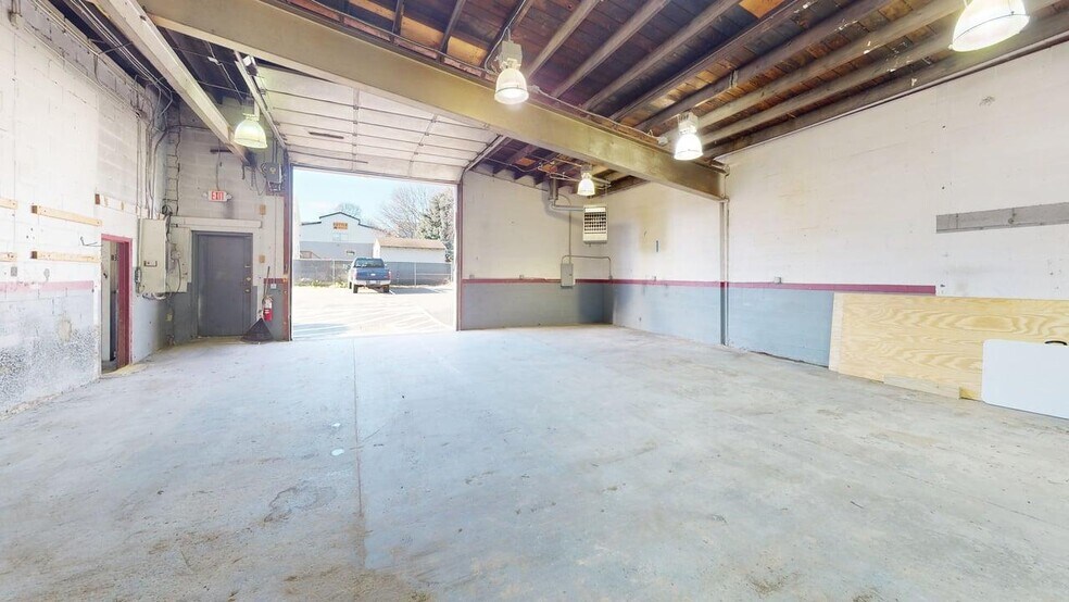 More Photos Of 17 Erie St, Albany Warehouse For Lease