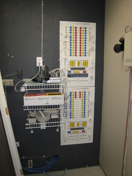 More Photos Of 1538 Foster St, White Rock Office For Lease