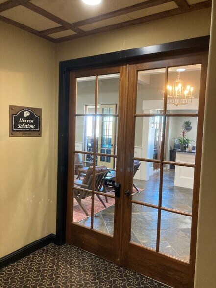 More Photos Of 1531 E Bradford Pky, Springfield Medical For Sale