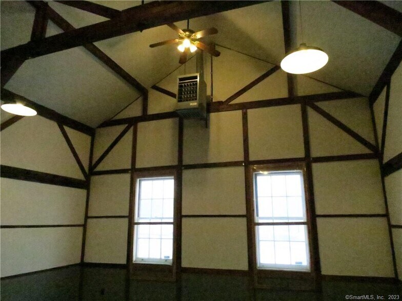 More Photos Of 187 Lebanon Ave, Colchester Freestanding For Lease