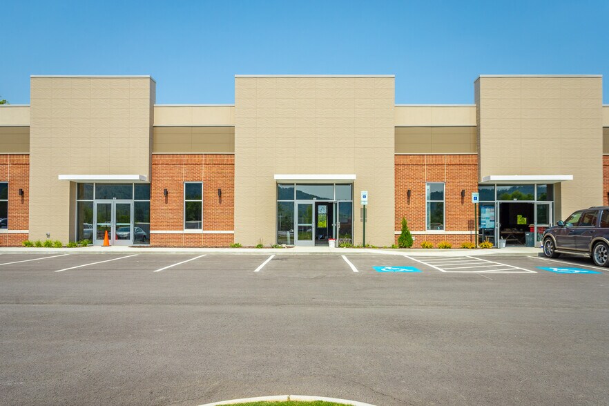 More Photos Of 5945 Elementary Way, Ooltewah Storefront Retail Office For Lease