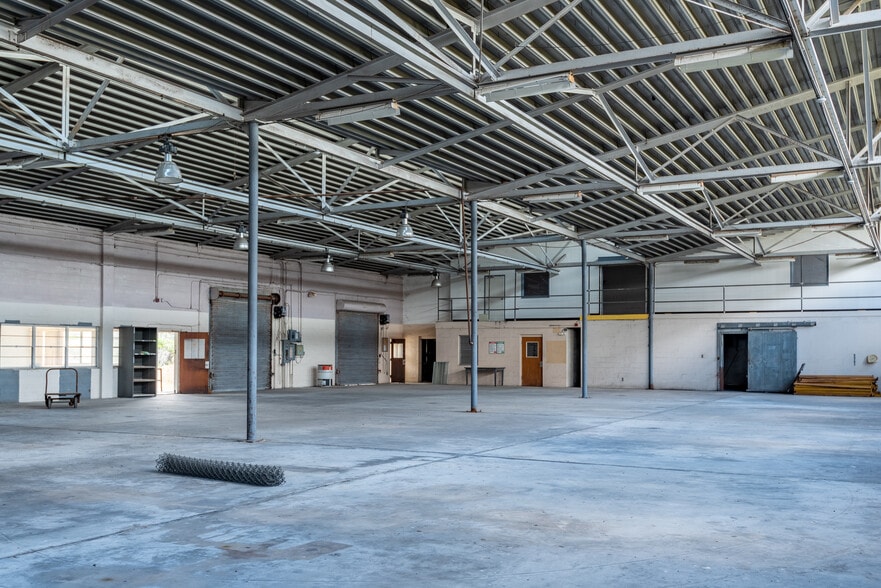 More Photos Of 5000 SE HWY 31 #W, Arcadia Industrial For Sale