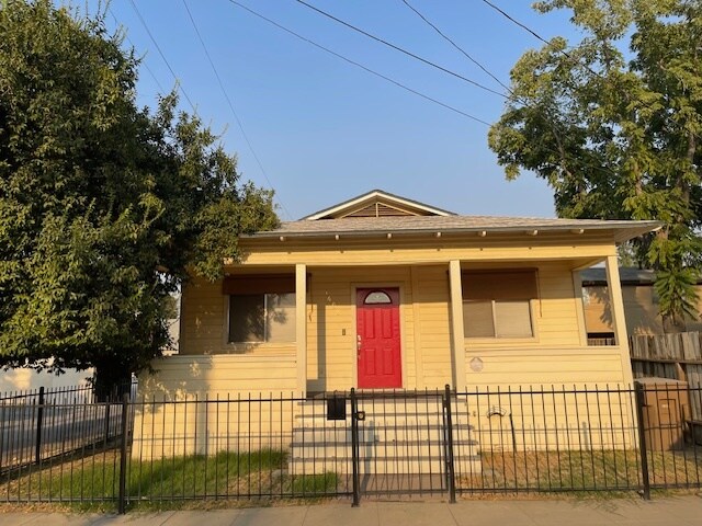 Primary Photo Of 1608 E St, Bakersfield Flex For Lease
