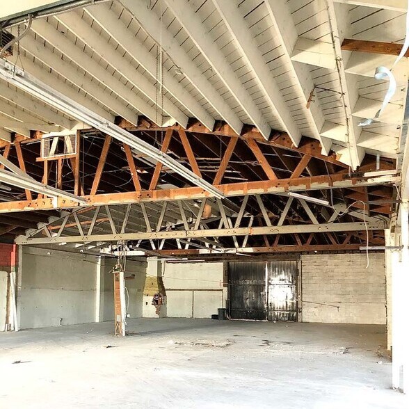 More Photos Of 5612-5616 Santa Monica Blvd, Los Angeles General Retail For Lease