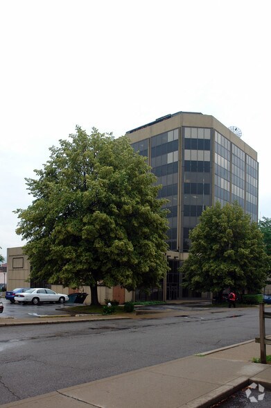 More Photos Of 500 Market St, Steubenville Office For Lease