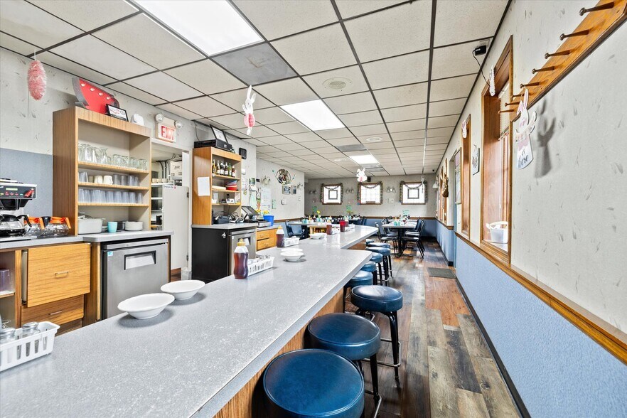 More Photos Of 6290 S Martin Rd, New Berlin Restaurant For Sale