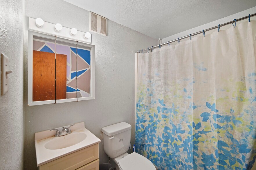 More Photos Of 3980 Ann Arbor Rd, Jackson Light Manufacturing For Sale