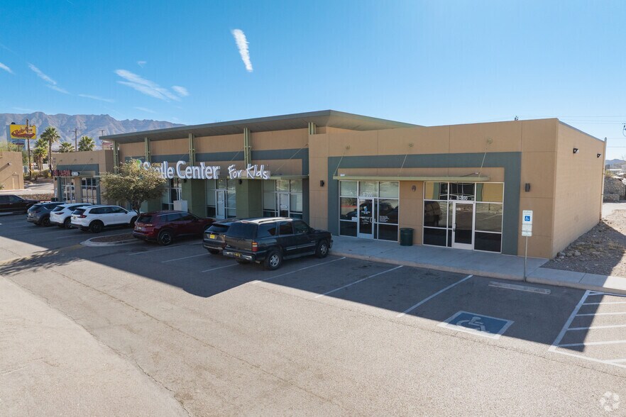 More Photos Of 1050 Sunland Park Dr, El Paso General Retail For Lease