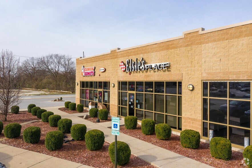 More Photos Of 17499 Dixie Hwy, East Hazel Crest Unknown For Lease