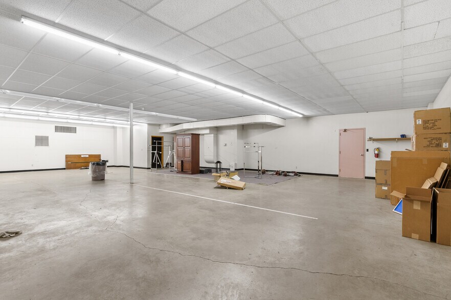 More Photos Of 976 W Minnehaha Ave, Saint Paul Warehouse For Sale