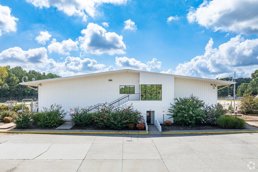 More Photos Of 3275 Moreland Ave, Conley Truck Terminal For Lease