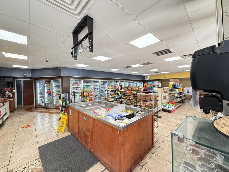 More Photos Of 8899 North Loop E, Houston Service Station For Sale