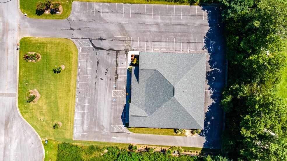 More Photos Of 150 Jw Plaza Dr SE, Calhoun Office For Sale